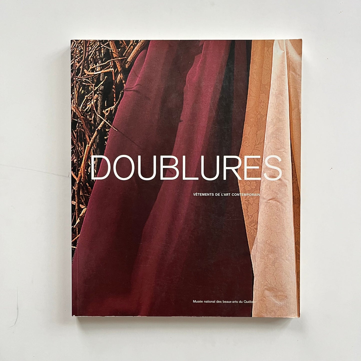Doublures - Vêtements de l’art contemporain